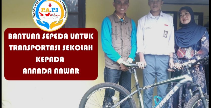 Pemberian bantuan sepeda kepada Ananda Anwar