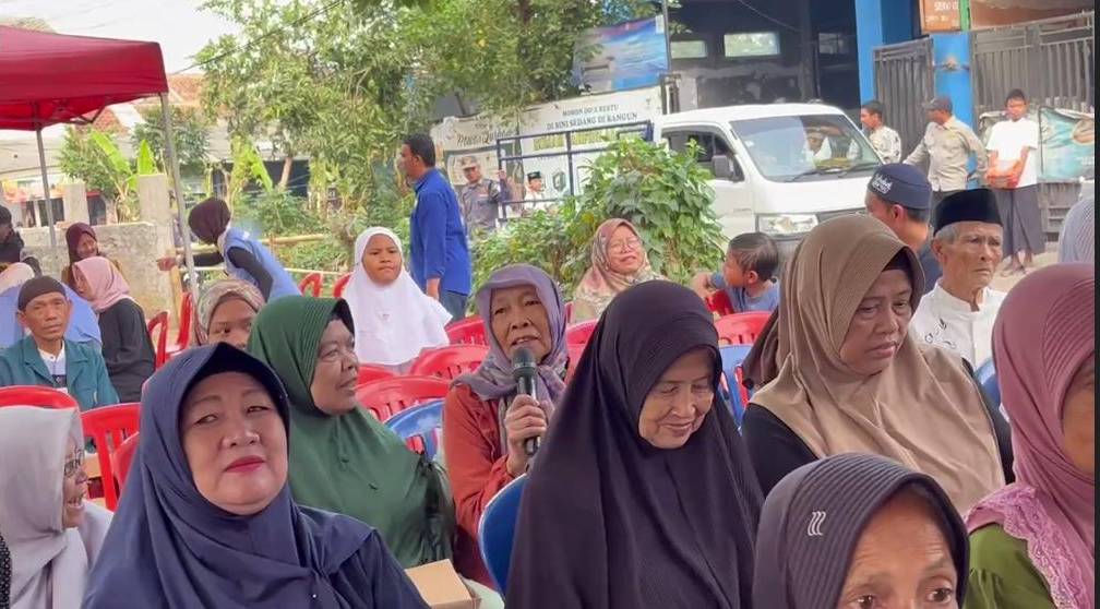 penyerahan bantuan lansia